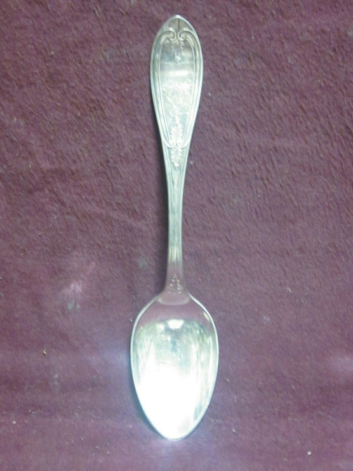 Silverplate Wm Rogers & Son Olive Oval Soup Spoon 7 1/8" No Mono