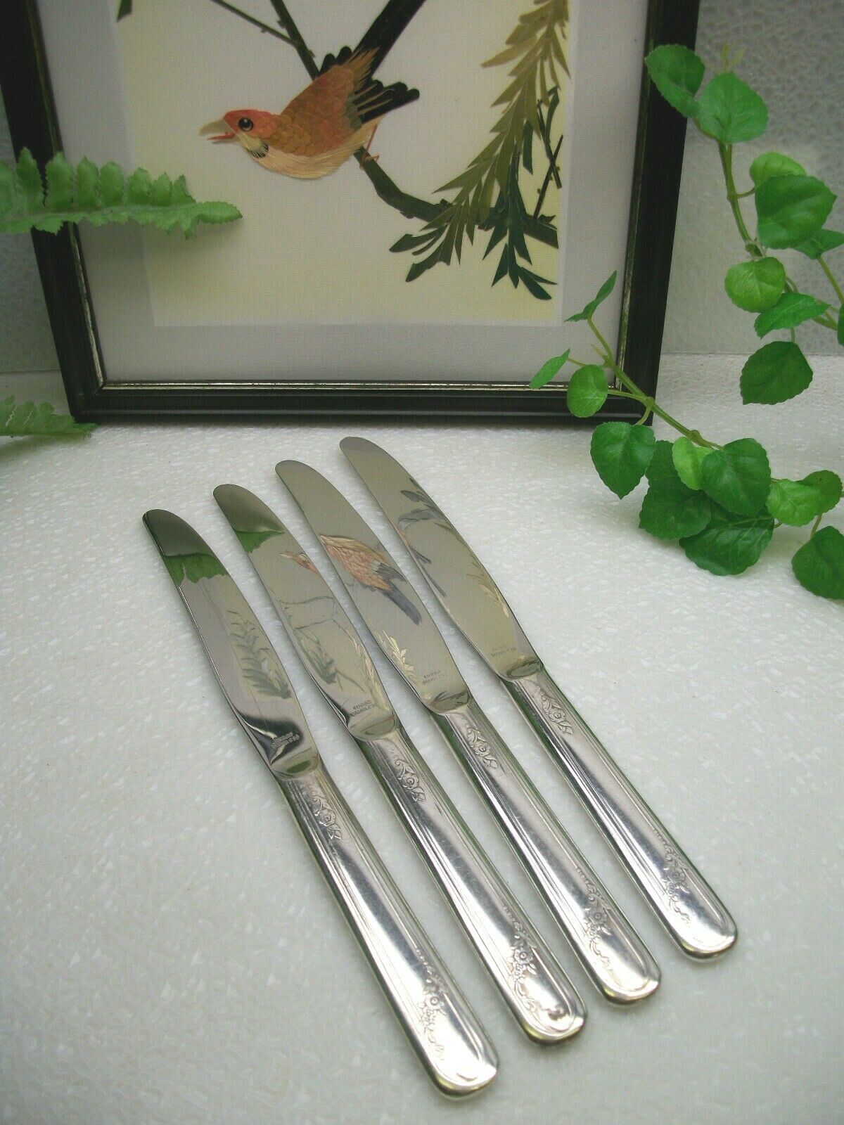4  Oneida  Queen Bess Ii  Tudor Silverplate Solid Flat Handle Dinner Knives 1946